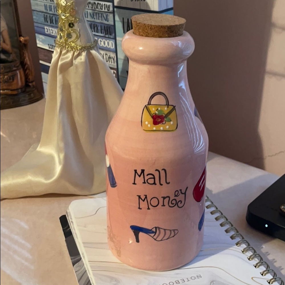 Mall money “piggy bank”